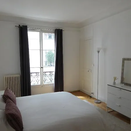 Hotel Bergere - *