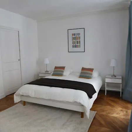 Hotel Bergere - *